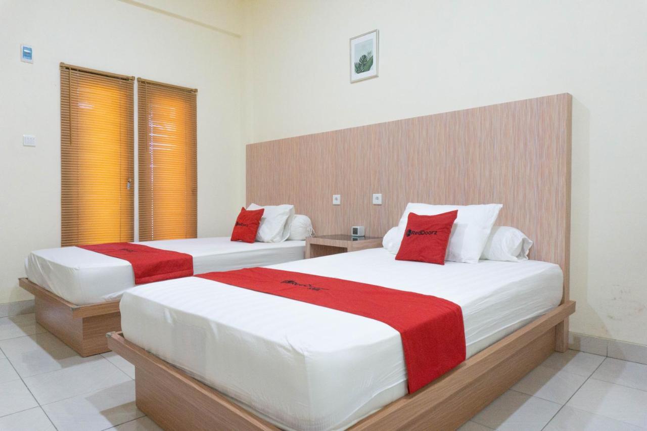 Reddoorz Syariah Near Sultan Muhammad Kaharuddin Airport 호텔 Sumbawa Besar 외부 사진