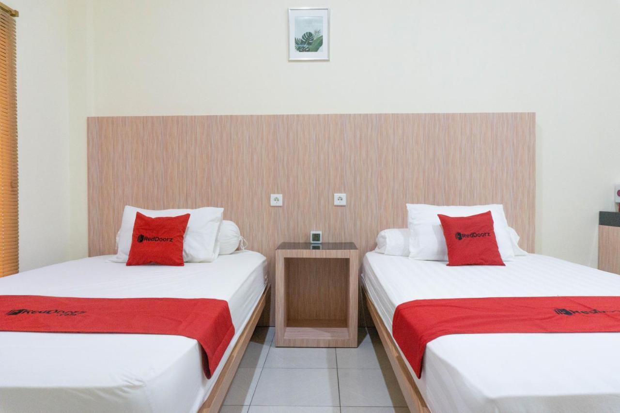Reddoorz Syariah Near Sultan Muhammad Kaharuddin Airport 호텔 Sumbawa Besar 외부 사진